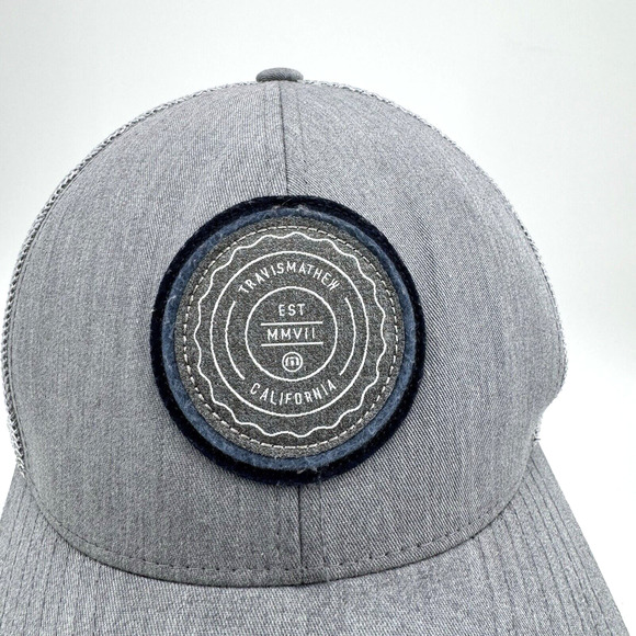 Travis Mathew Snap Back Hat With Thick Embroidered Patch Logo Gray Flex Fit - Picture 3 of 8